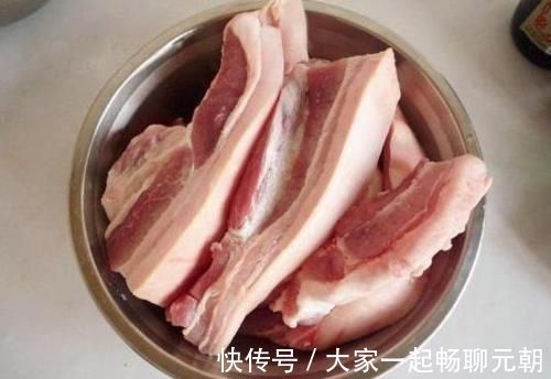 腌制|腊肉炒好嚼不动?下锅前多做2步,腊肉炒好又香又好嚼,不腻口
