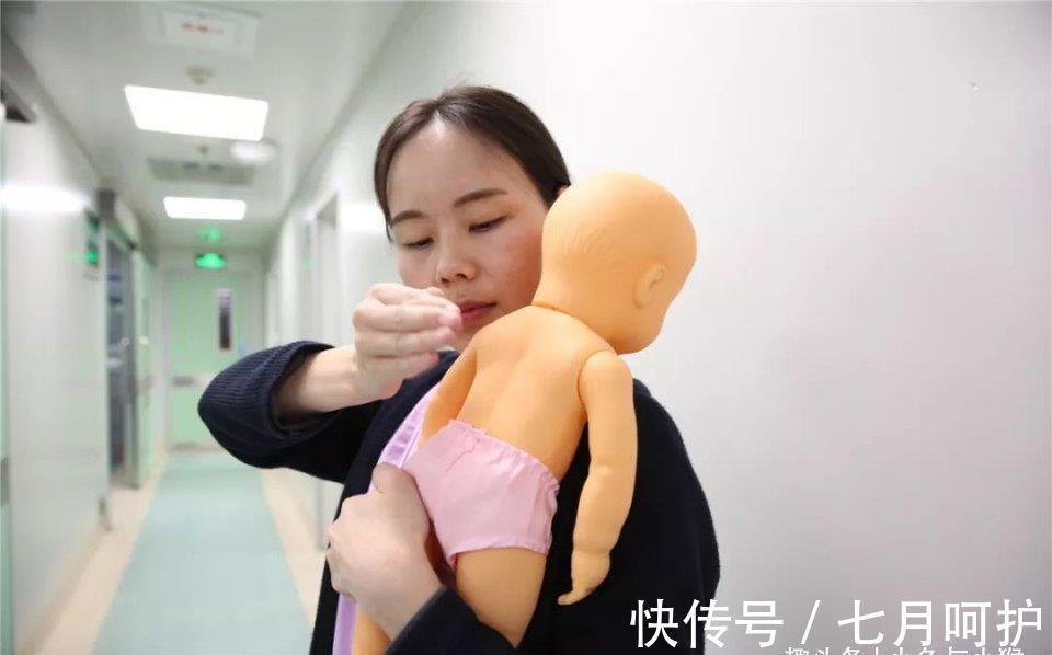 海姆立克|感谢!出生仅7天宝宝呛奶窒息,医生坚持抢救1小时救回