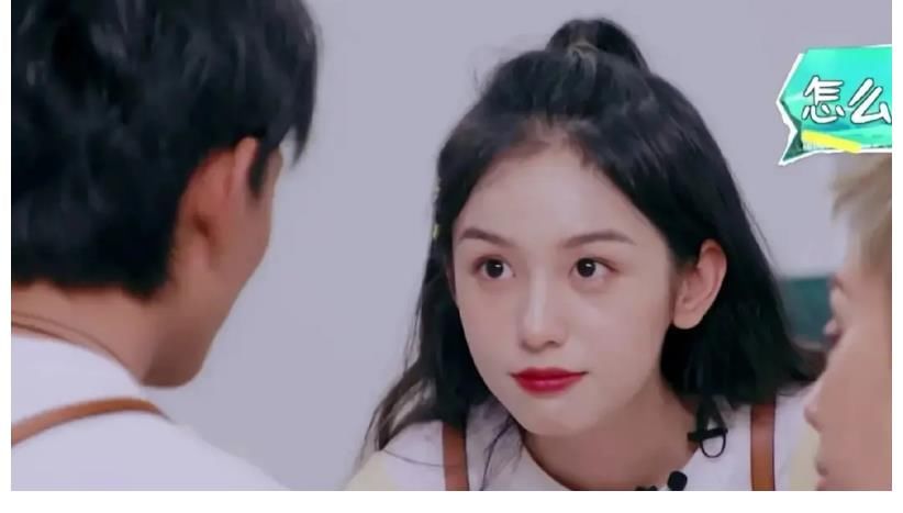 姚安娜|《中餐厅》热得嘉宾脱妆,姚安娜的刘海油腻,宁静的黑眼圈很明显