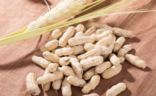 早晨起床后吃点花生，坚持一个月，3个好处意想不到，早知早受益