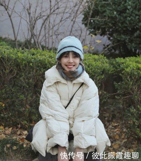 款式|白百合的羽绒服穿搭不显臃肿还耐看!款式基础配色清新,保暖好看