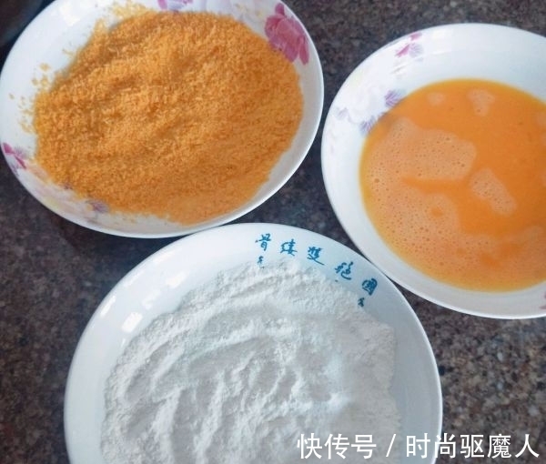 美味|教你在家做超级美味的芝士鸡肉卷,外皮酥脆流行馅,芝士控的福利