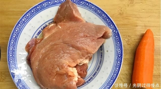 这菜操作简单，蒸一蒸就出锅，我家隔三差五吃一顿