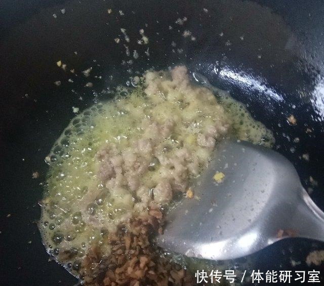 家常烧麦，软糯咸香，当早餐棒极了