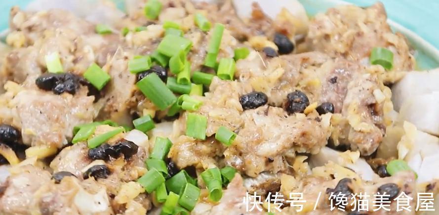 饭店|粤式香芋蒸排骨这么做，比饭店还好吃，软糯鲜香不油腻