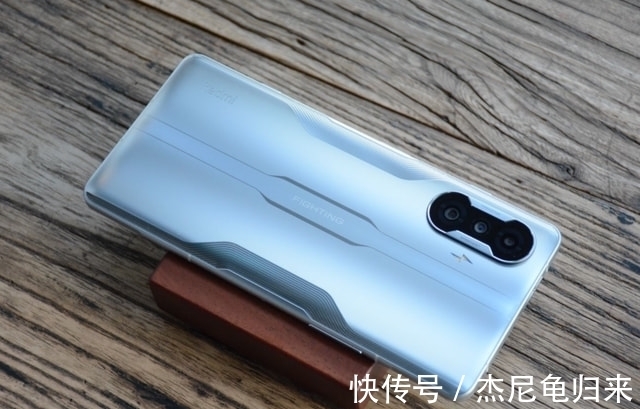 小米|12GB+256GB+67W+72万跑分，现已重回2448元，顶配旗舰售价真亲民