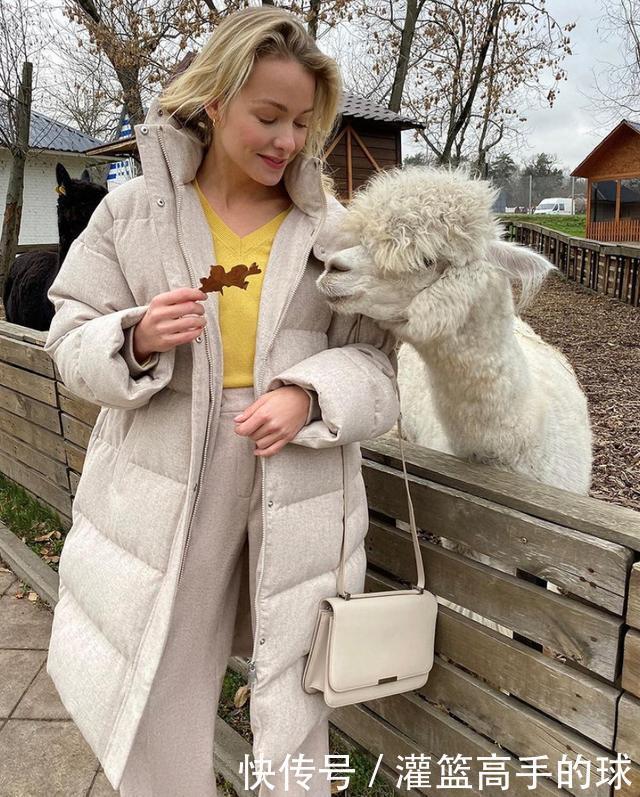 通勤|羽绒服如何穿得实用又时髦10款街拍搭配,带来冬日通勤全新启发