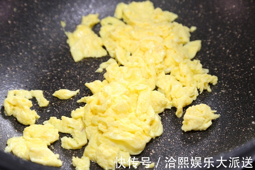 做法超简单的西红柿鸡蛋面,爽滑筋道,美味可口,老少都爱吃