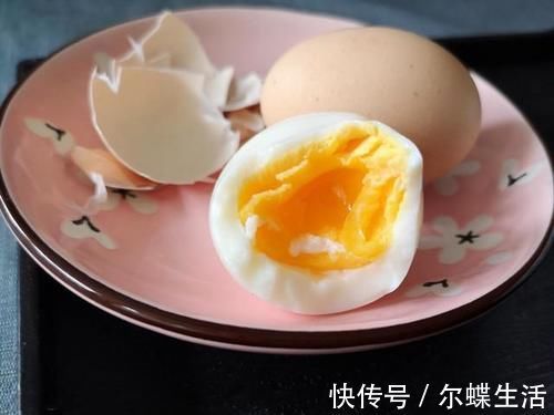 蛋黄|宝宝吃鸡蛋营养高?吃错了反而会影响健康,你别随便给宝宝吃鸡蛋