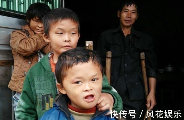马云|因长相爆火的“小马云”，曾被马云亲自接见，被解雇后过得咋样？