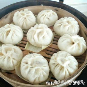 蒸包子发面有妙招，掌握这几点，松软不塌陷，比早餐店买的还好吃