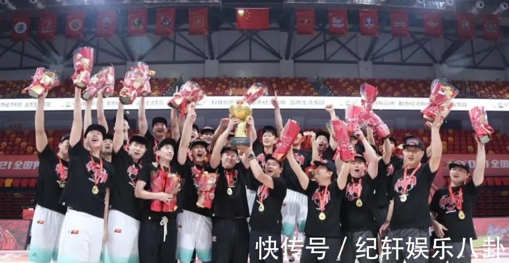 总冠军|儿子夺NBL冠军,老爸夺CBA冠军!中国篮坛第1对父子冠军教练产生