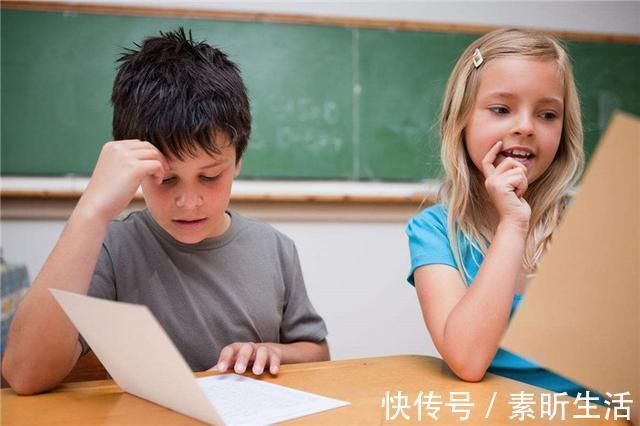 孩子|“孙子外孙一样疼”，姥姥给两个孩子发红包，宝妈打开后很心寒