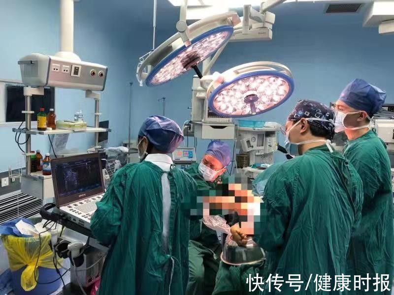 武汉市第六医院|国庆不休的中国医生：在医院4天走了8万步