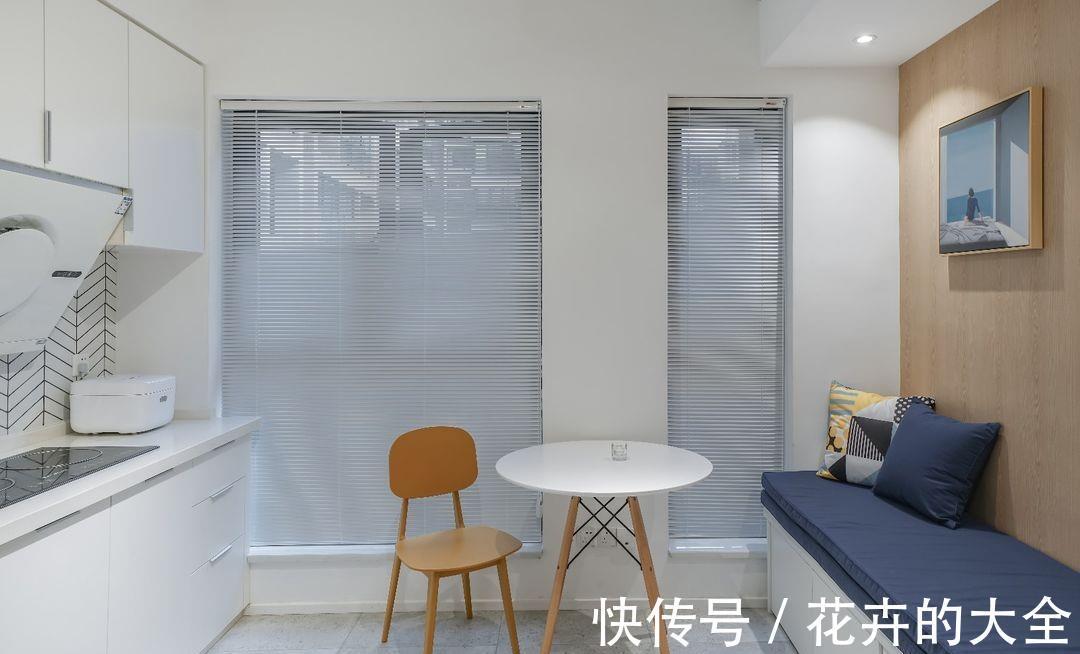 提亮|不到30平的单身小公寓，所有设备一应俱全，还有可旋转的电视