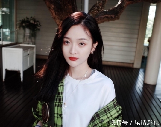 跨界 跨界成新潮流,吴宣仪做演员沈梦辰想成团,王鸥当起了主持人