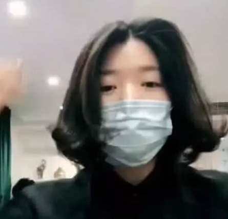 发型 美女自创“奇葩”发型,在看到成品图后,网友:安排一下!
