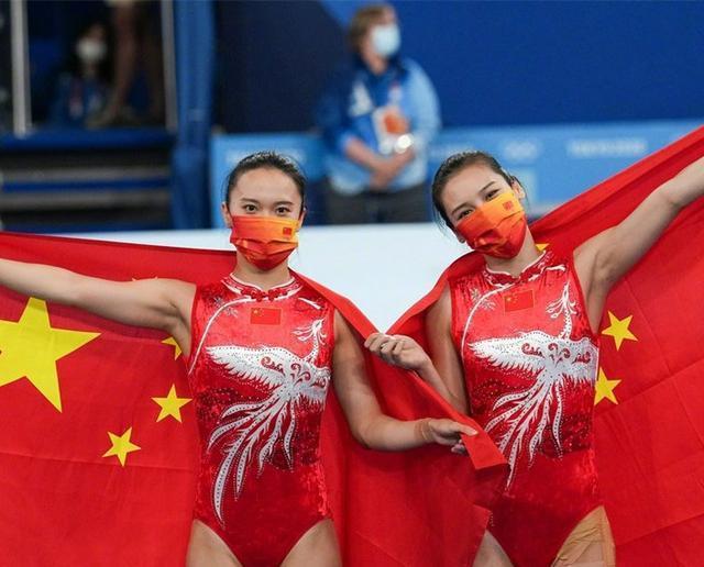 奥运|蹦床双姝摘金夺银,又美又飒又有肌肉,美妆运动代言快看过来