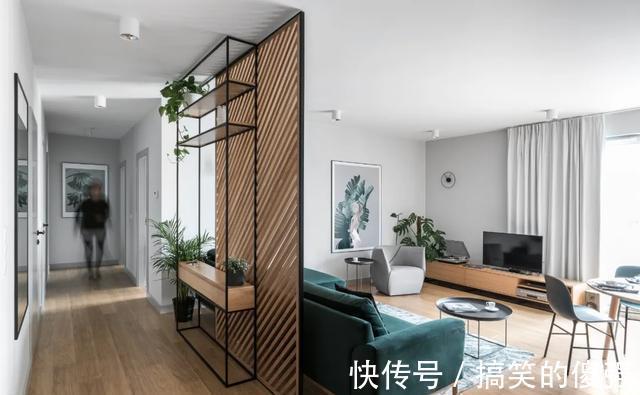 布艺沙发|108㎡现代简约风三室装修，用这样的木格栅做隔断，好美呀