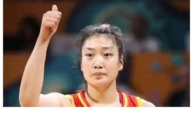 世青賽|“女版詹姆斯”李夢(mèng)：女籃的硬核甜心，拒絕西班牙富商只嫁中國(guó)人