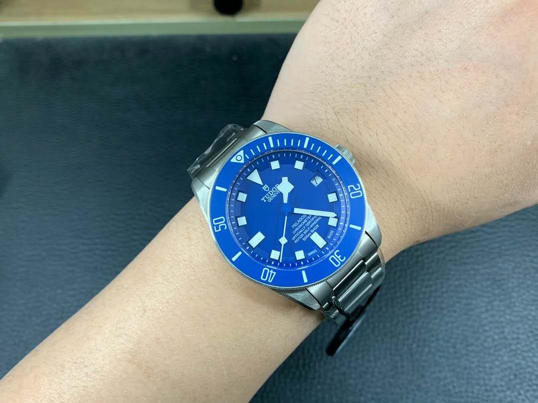 4万就可以拿到的潜水表，帝舵、万国和欧米茄，都很经典