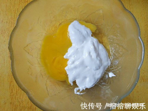 难度|1碗面粉,2个鸡蛋,轻松做出香甜美味的华夫饼,简单易做零难度