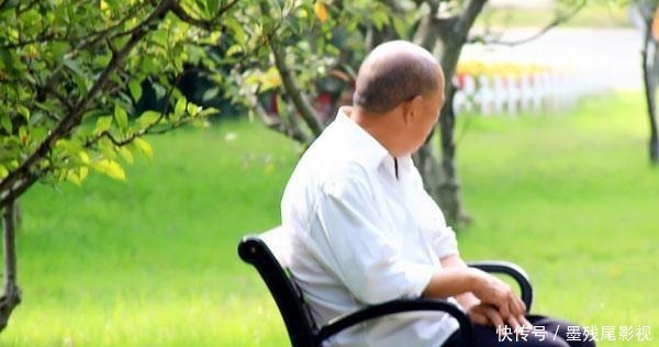 身体|男性进入衰老期,会出什么洋相若一个不占,身体强壮又年轻