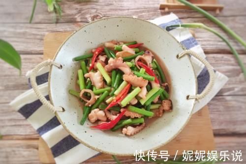 冬天,吃大鱼大肉不如它,美味下饭,营养互补,老人小孩都爱吃