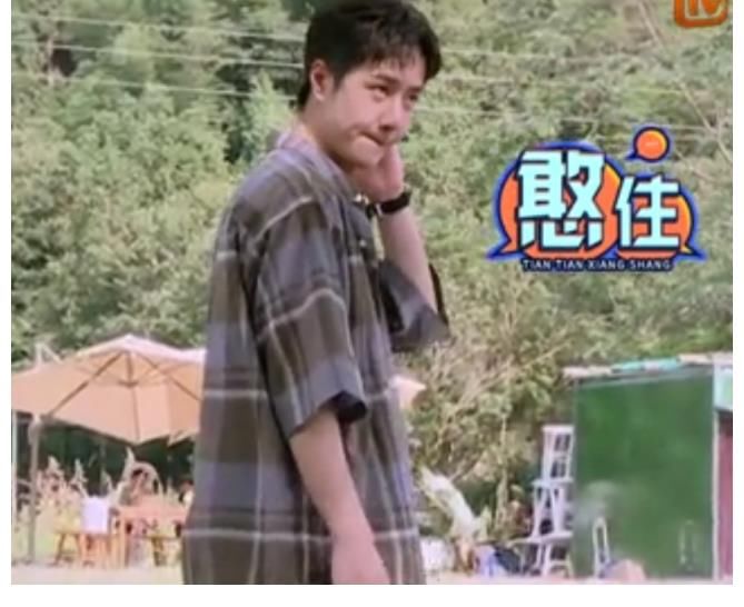 小狮子|王一博：枫哥带王一博的露营之旅，宝宝要下水游泳，能否游成功了