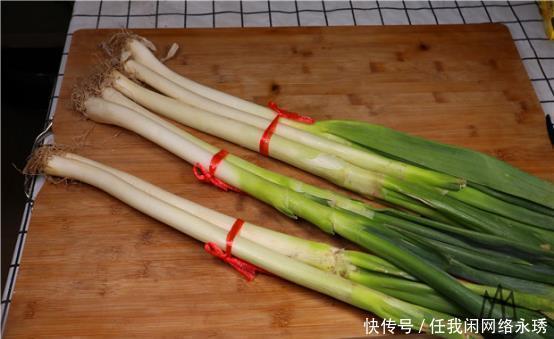 大葱|保存大葱时，放地上就错了，大厨教你一招，保存半年跟新鲜一样