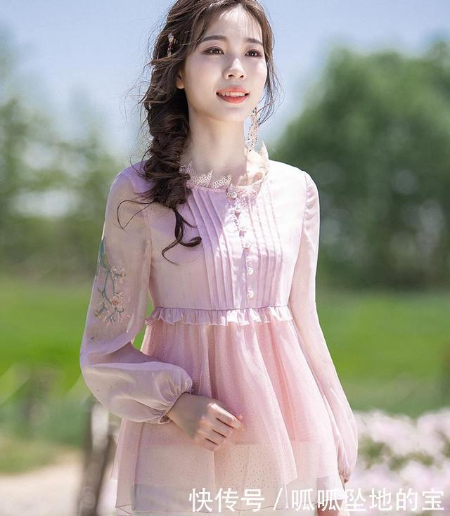 洋气|比裙子还洋气的上衣,奔四奔五女人穿,藏肉显瘦显气质
