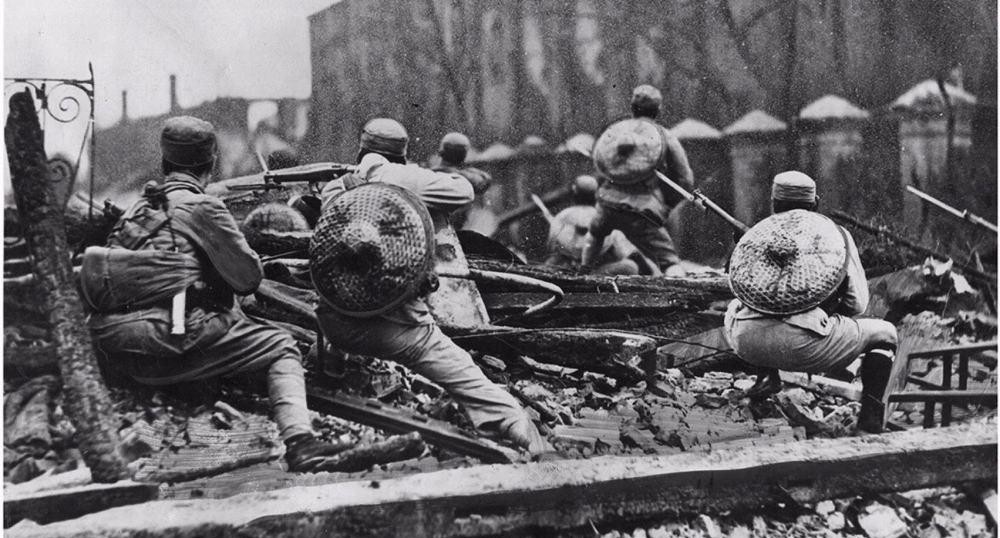 据史料记载|杜月笙,在母女3人之间反复徘徊,最后只将大女儿娶回来