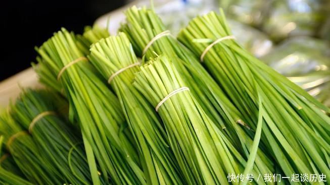 蜂蜜|多吃韭菜身体好，却不能与此物一起吃，“别让无知害了你”