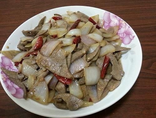 保护血管|炒洋葱加此物,隔天吃一次,保护血管,血管不堵了,胖人越吃越瘦