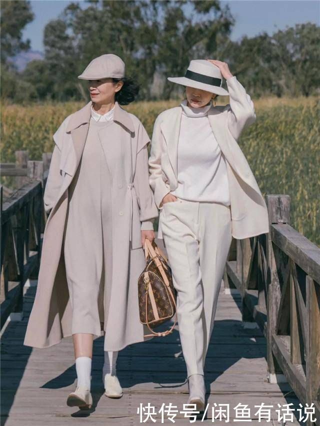 半身裙|女人上了年纪也要优雅,穿大衣尽量别搭打底裤,学三木妈妈就行了