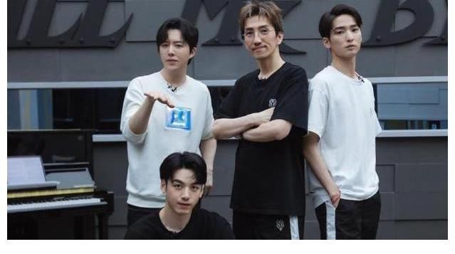 《披荆斩棘的哥哥》分组后各有烦恼，展现队长能力的时候到了