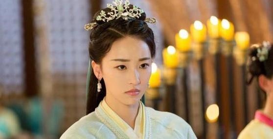 皇后|她是貌美少年,年幼就成为皇后,怀孕之后却被皇帝赐死
