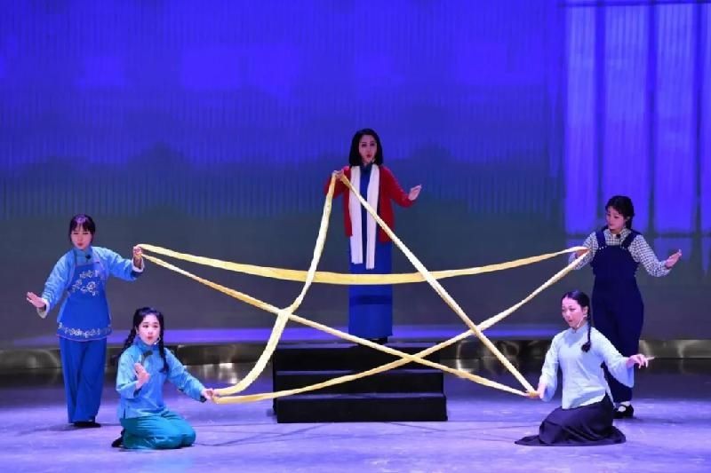 “百年峥嵘 青春向党”纪念五四运动文艺汇演举行