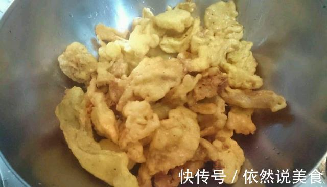 平菇这么做，拿小鱼干我都是不换的！隔壁小孩都“馋哭”了