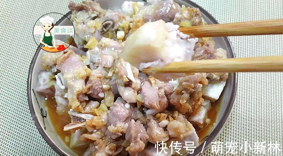 蒸排骨|入秋后,吃鸡鸭鱼肉不如吃它,40块钱一斤,鲜香营养,蒸着吃最香