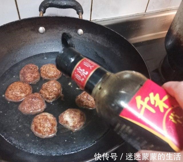 红烧狮子头，肉香四溢，美味下饭