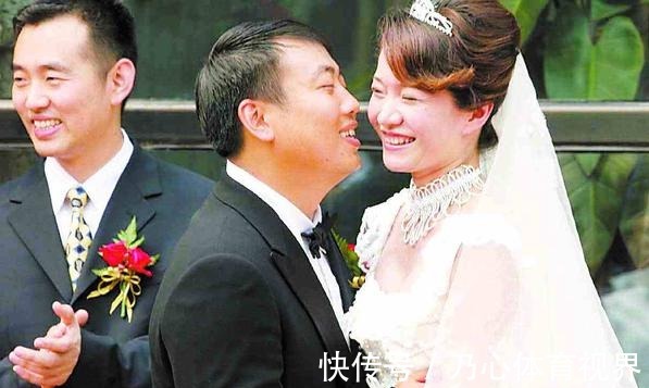 奥运冠军|为成就刘国梁,她主动退出国家队又提分手,苦恋14年终成夫妻