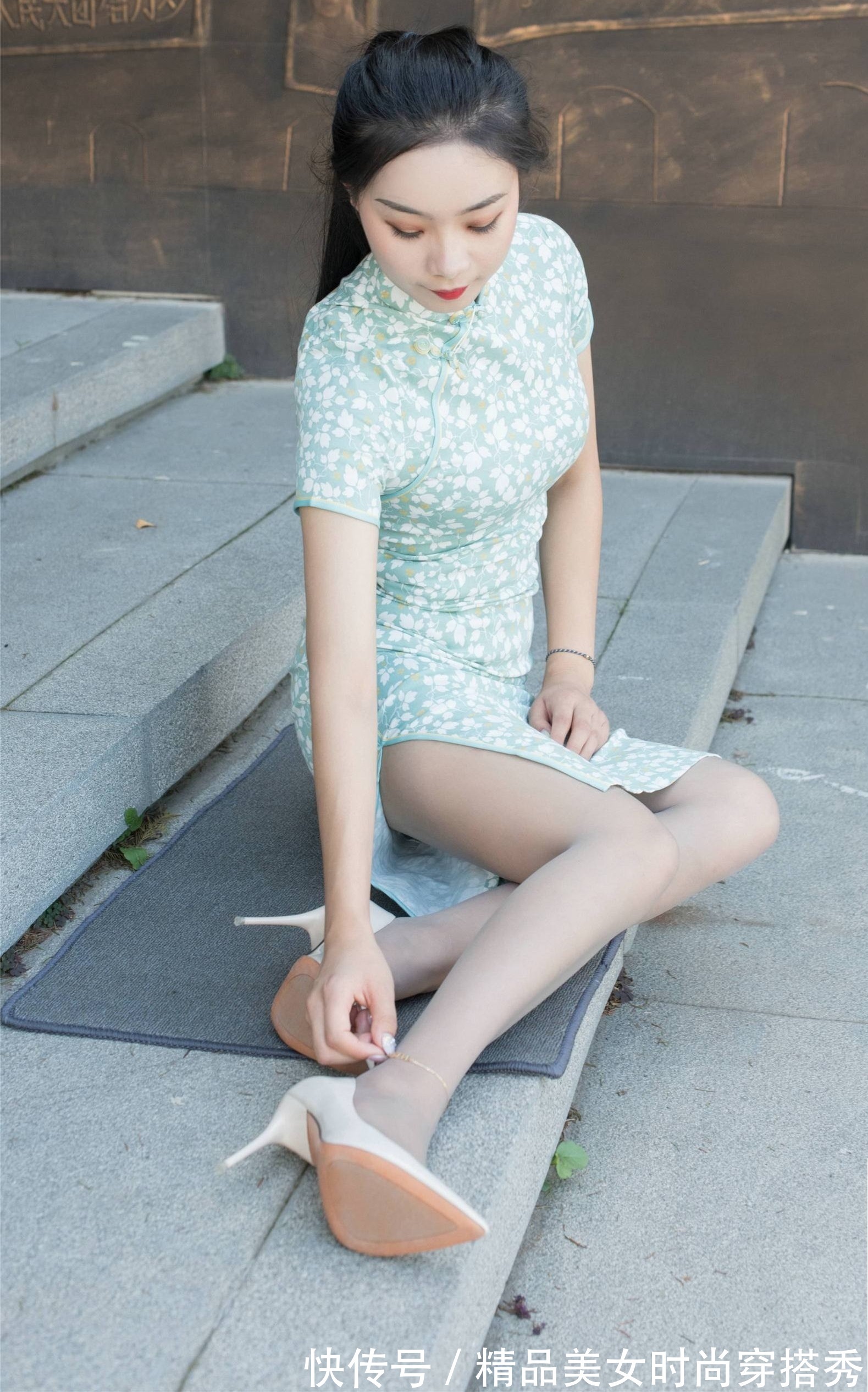 夏日|夏日里的风吹进了心里！清新旗袍让人眼前一亮！清新脱俗