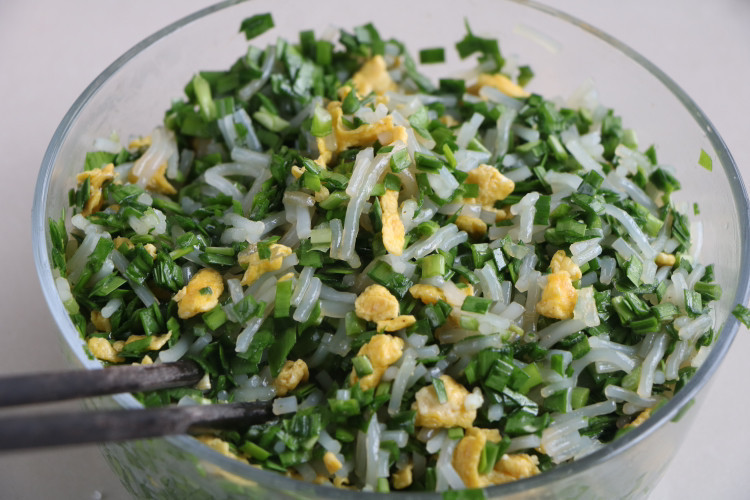 好吃|一把韭菜5斤饺子皮,做懒人早餐,比韭菜盒子好吃,一口气吃10个