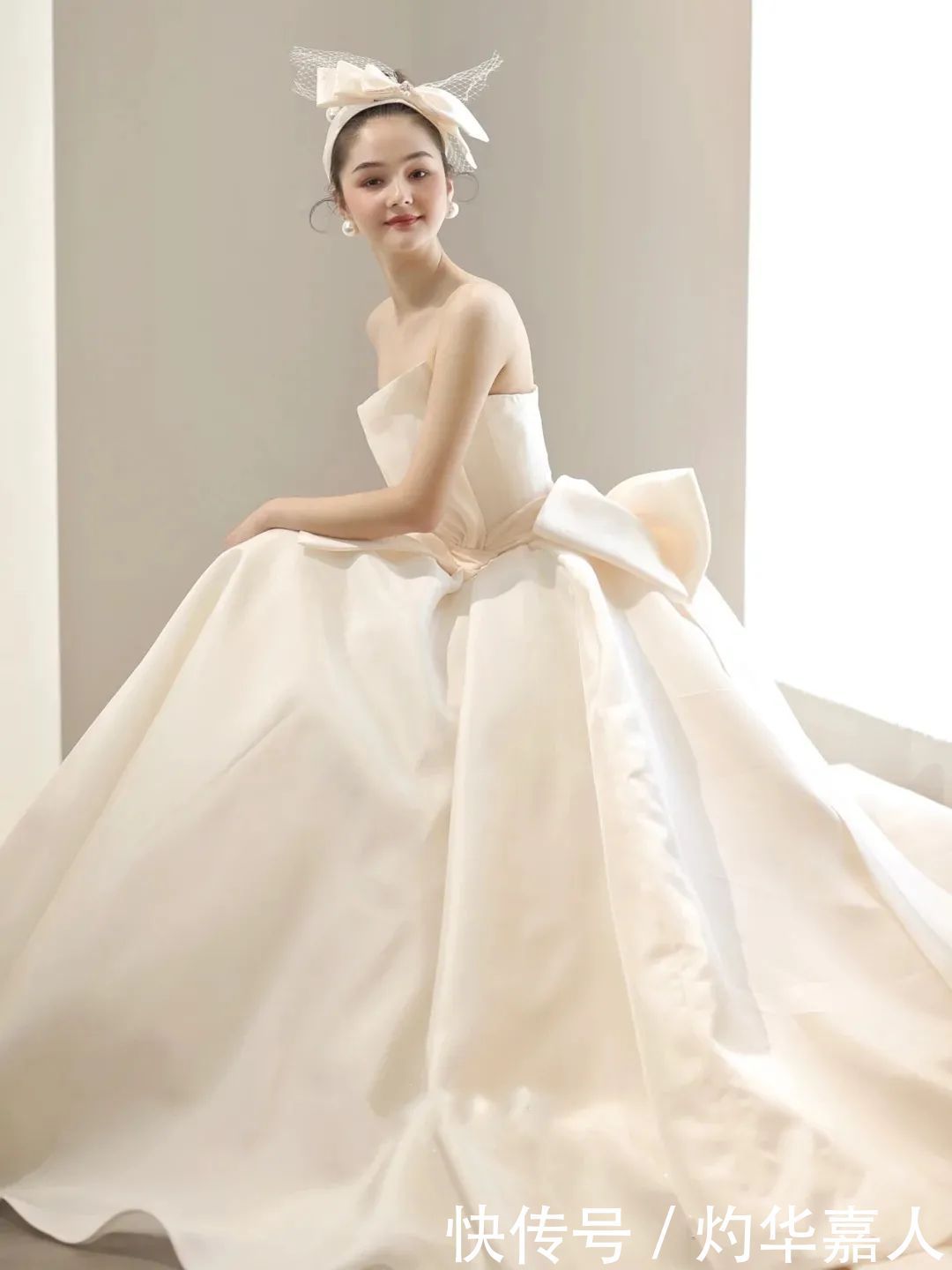 婚纱中的白月光丨那些气质女神都爱的缎面婚纱