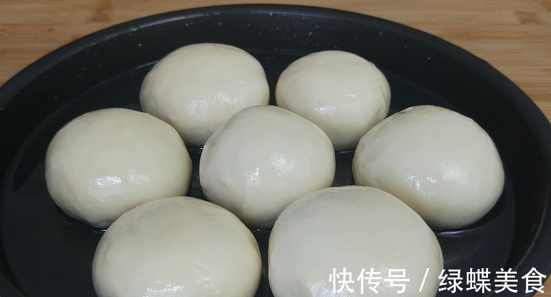饼胚|面粉不要蒸馒头了,教你好吃新做法,一次做7个,上桌就扫光,香