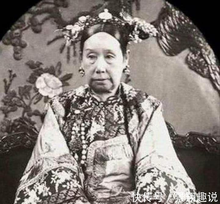 婚联#康有为写了一副婚联,看懵众人,每个字加上一笔众人佩服!