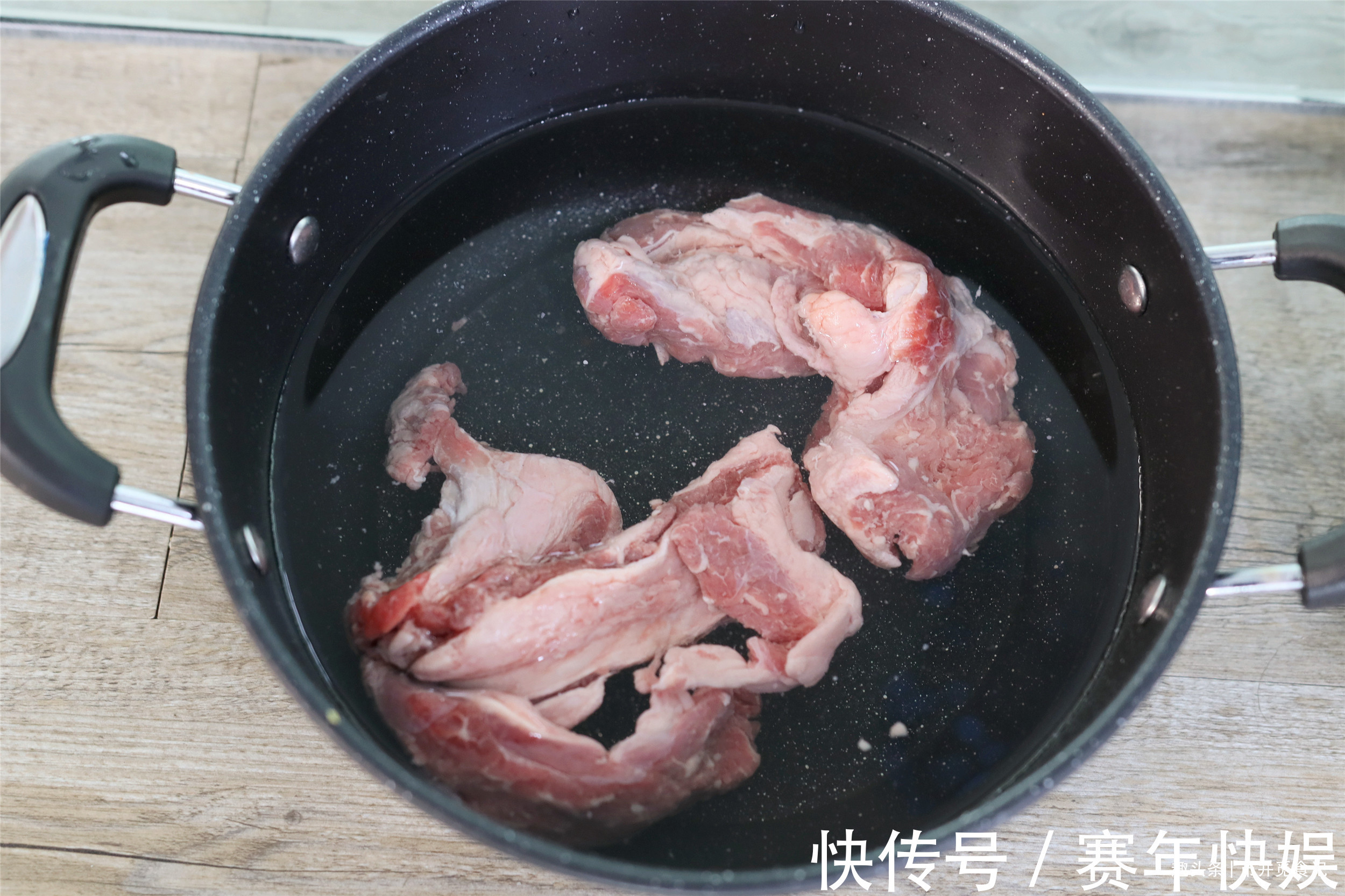 火锅底料|春天吃牛肉,教你简单做法,肉香软酥烂,好吃还特省事