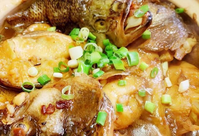 我家一周吃3次的鱼肉做法,砂锅一焖鲜香嫩滑,吃一次就爱上了