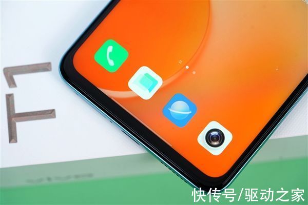 cpu|120Hz高刷+5000大电池 vivo T1电光青图赏